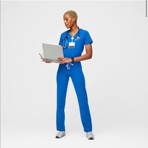 Figs set Catarina one-pocket scrub top & Livingston basic scrub pants Blue M/L